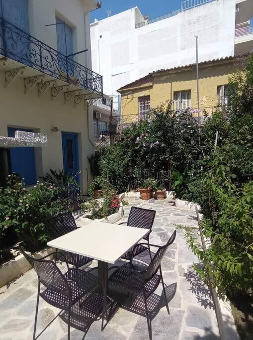 The -300 -A Centrally Located Heritage Home أسبرطة المظهر الخارجي الصورة
