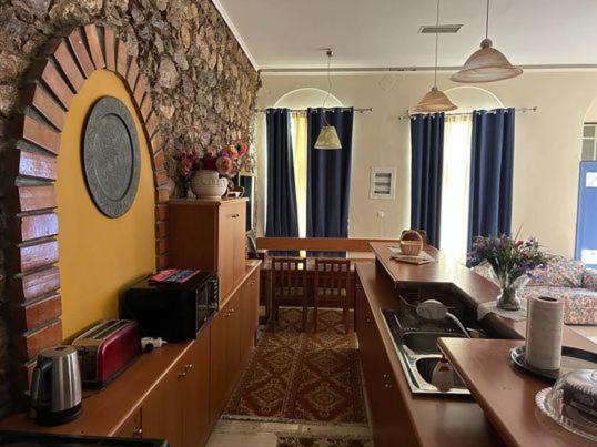 The -300 -A Centrally Located Heritage Home أسبرطة المظهر الخارجي الصورة